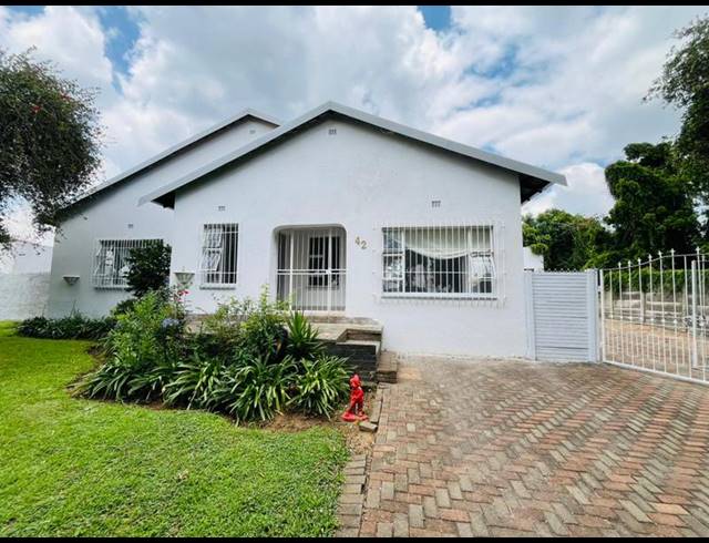 4 BEDROOM HOUSE FOR SALE IN MAYFIELD PARK
